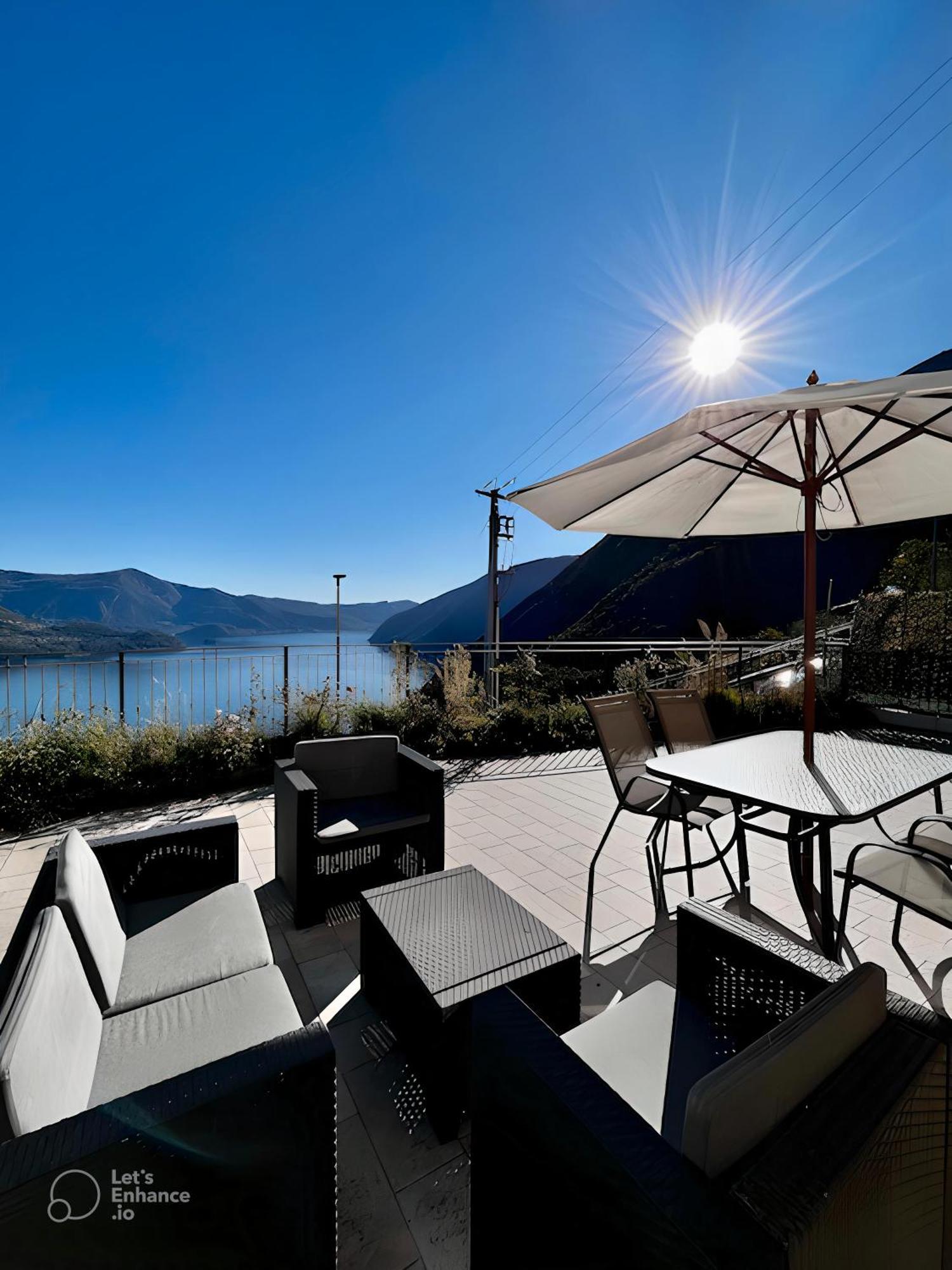 Appartamento Grande Terrazza Vista Lago Parzanica Buitenkant foto